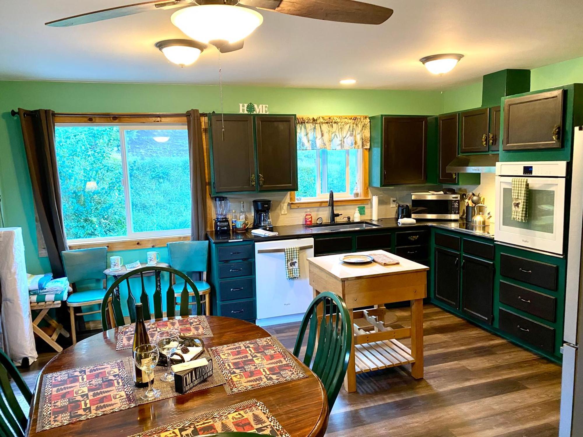 Cabin - Hot Tub - Fire Pit - View - Getaway! Oak Harbor Exterior photo